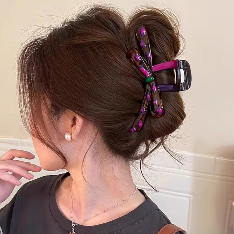 HeartBow Elegance - Romantic Hair Claw